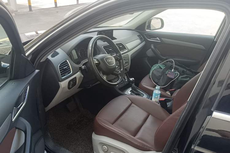 Used Audi Q3 2013 35 TFSI Ambition Edition Driver Seat