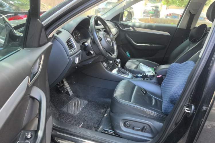Used Audi Q3 2013 35 TFSI Comfort Model Driver Seat
