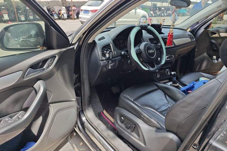 Used Audi Q3 2013 35 TFSI quattro Technology Edition Driver Seat