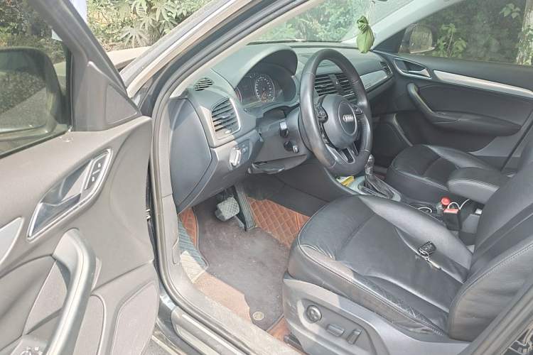 Used Audi Q3 2013 35 TFSI quattro Technology Edition Driver Seat