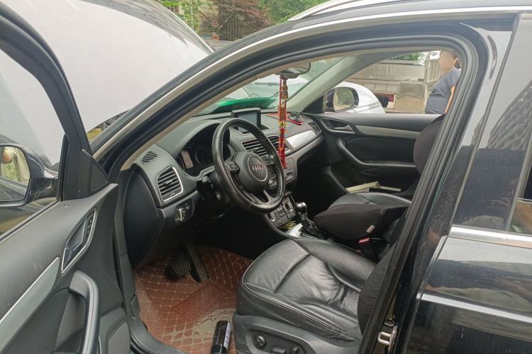 Used Audi Q3 2013 35 TFSI Comfort Model Driver Seat
