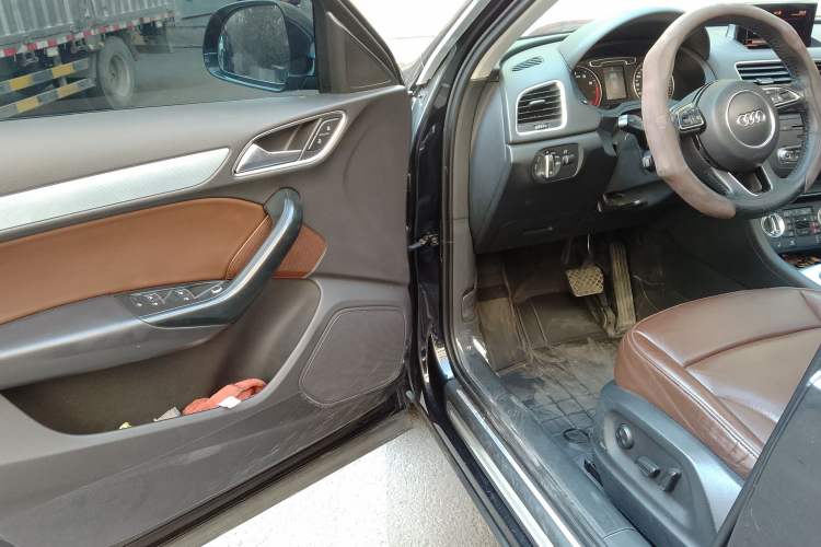 Used Audi Q3 2013 35 TFSI quattro Technology Edition Driver Seat