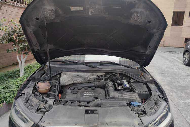 Used Audi Q3 2013 35 TFSI quattro Technology Edition Engine Bay