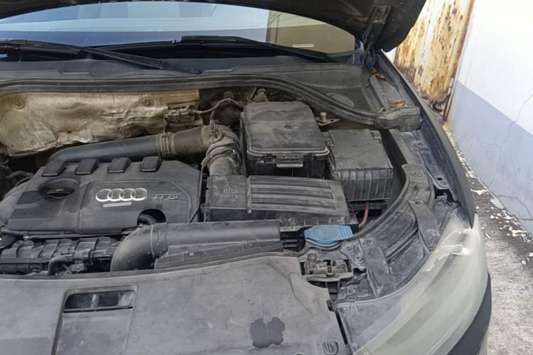 Used Audi Q3 2013 35 TFSI Ambition Edition Engine Bay Left