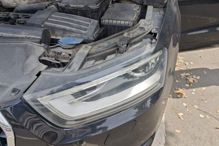 Used Audi Q3 2013 35 TFSI quattro Technology Edition Engine Bay Left