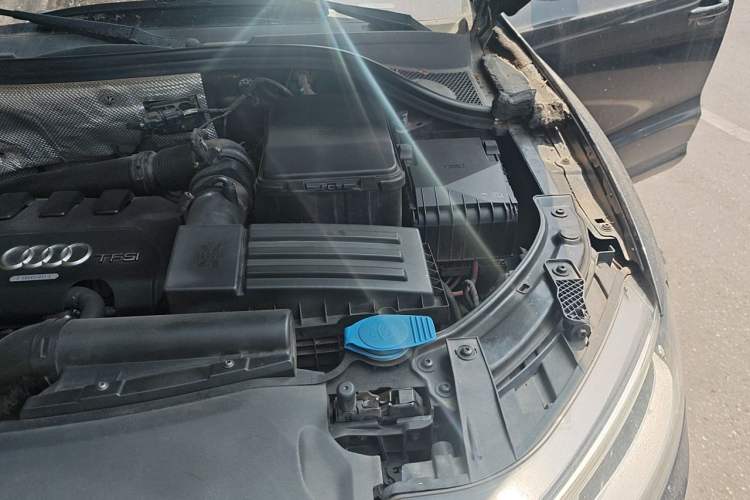 Used Audi Q3 2013 35 TFSI quattro Technology Edition Engine Bay Left