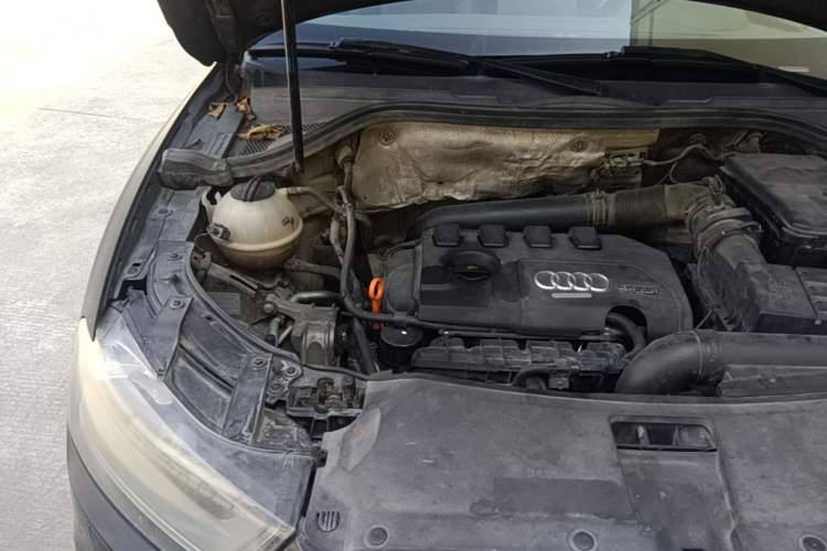 Used Audi Q3 2013 35 TFSI Ambition Edition Engine Bay Right