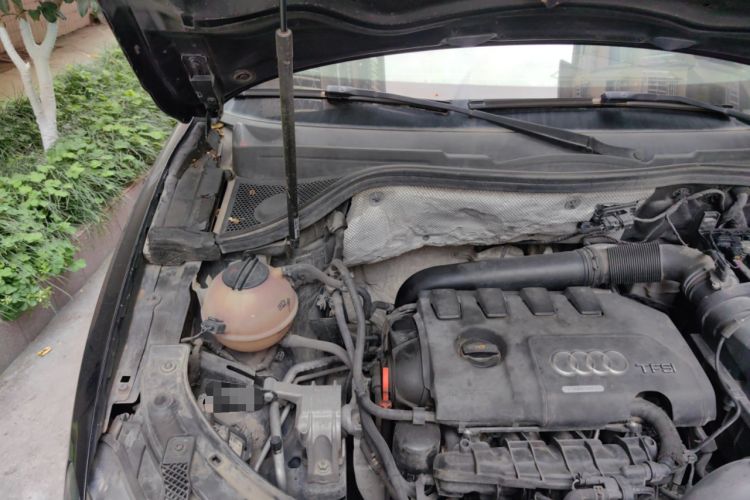 Used Audi Q3 2013 35 TFSI quattro Technology Edition Engine Bay Right