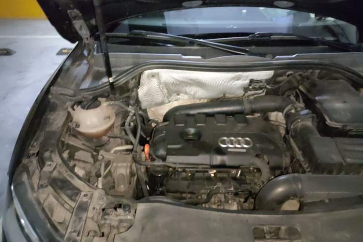 Used Audi Q3 2013 35 TFSI quattro Technology Edition Engine Bay Right