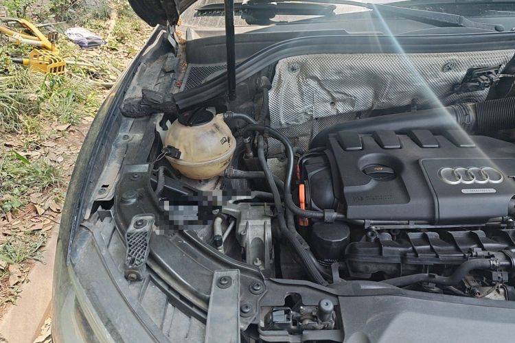 Used Audi Q3 2013 35 TFSI quattro Technology Edition Engine Bay Right