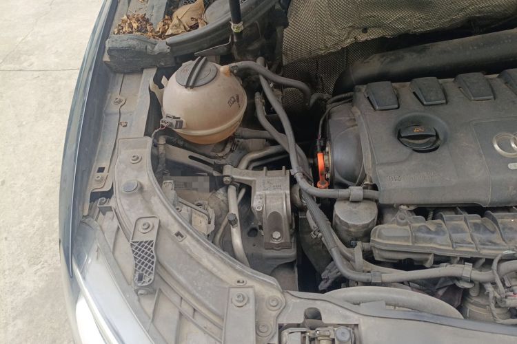 Used Audi Q3 2013 35 TFSI Comfort Model Engine Bay Right