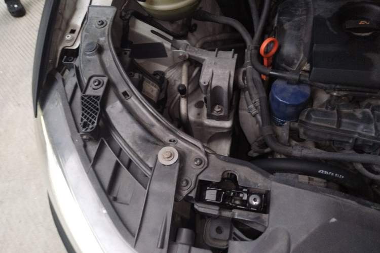 Used Audi Q3 2013 40 TFSI quattro Luxury Model Engine Bay Right