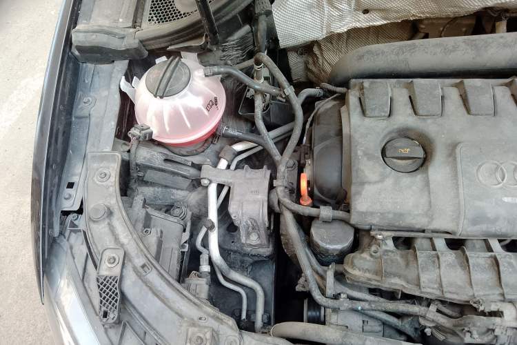 Used Audi Q3 2013 35 TFSI quattro Technology Edition Engine Bay Right