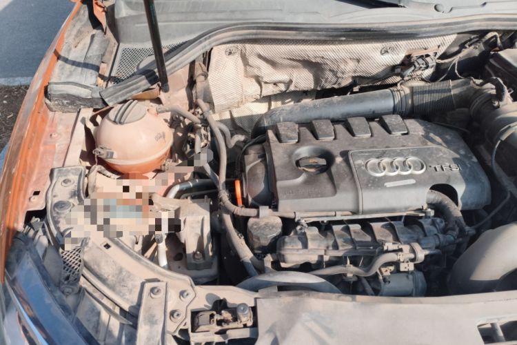 Used Audi Q3 2013 35 TFSI Comfort Model Engine Bay Right
