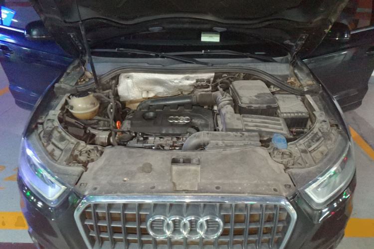 Used Audi Q3 2013 35 TFSI quattro Comfort Model Engine Bay