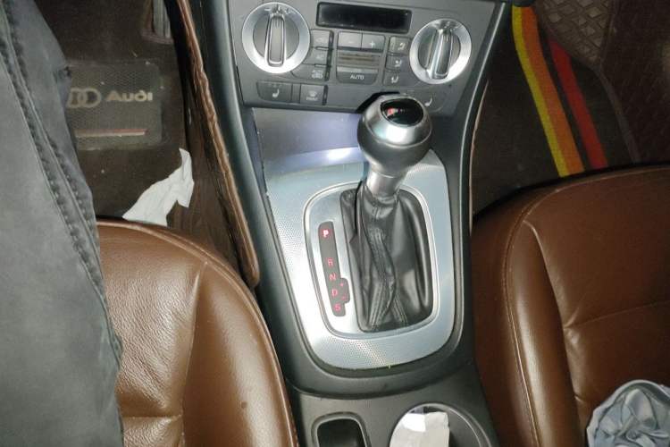 Used Audi Q3 2013 35 TFSI quattro Technology Edition Gear Lever