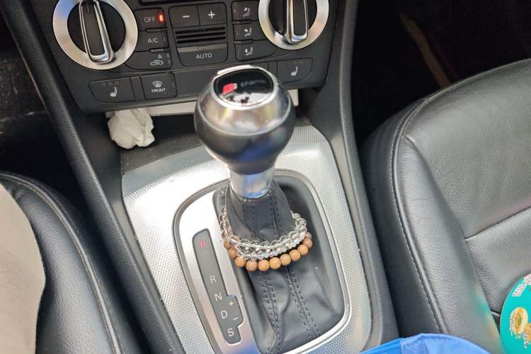 Used Audi Q3 2013 35 TFSI quattro Technology Edition Gear Lever
