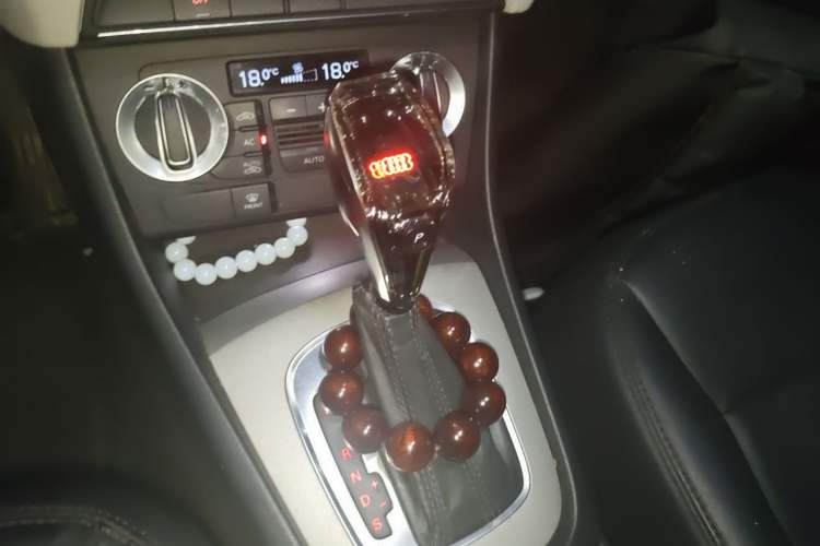 Used Audi Q3 2013 35 TFSI Ambition Edition Gear Lever