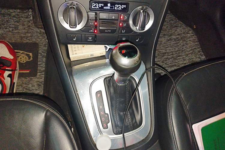 Used Audi Q3 2013 35 TFSI Comfort Model Gear Lever