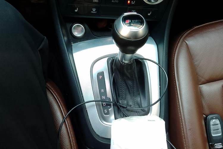Used Audi Q3 2013 35 TFSI quattro Technology Edition Gear Lever