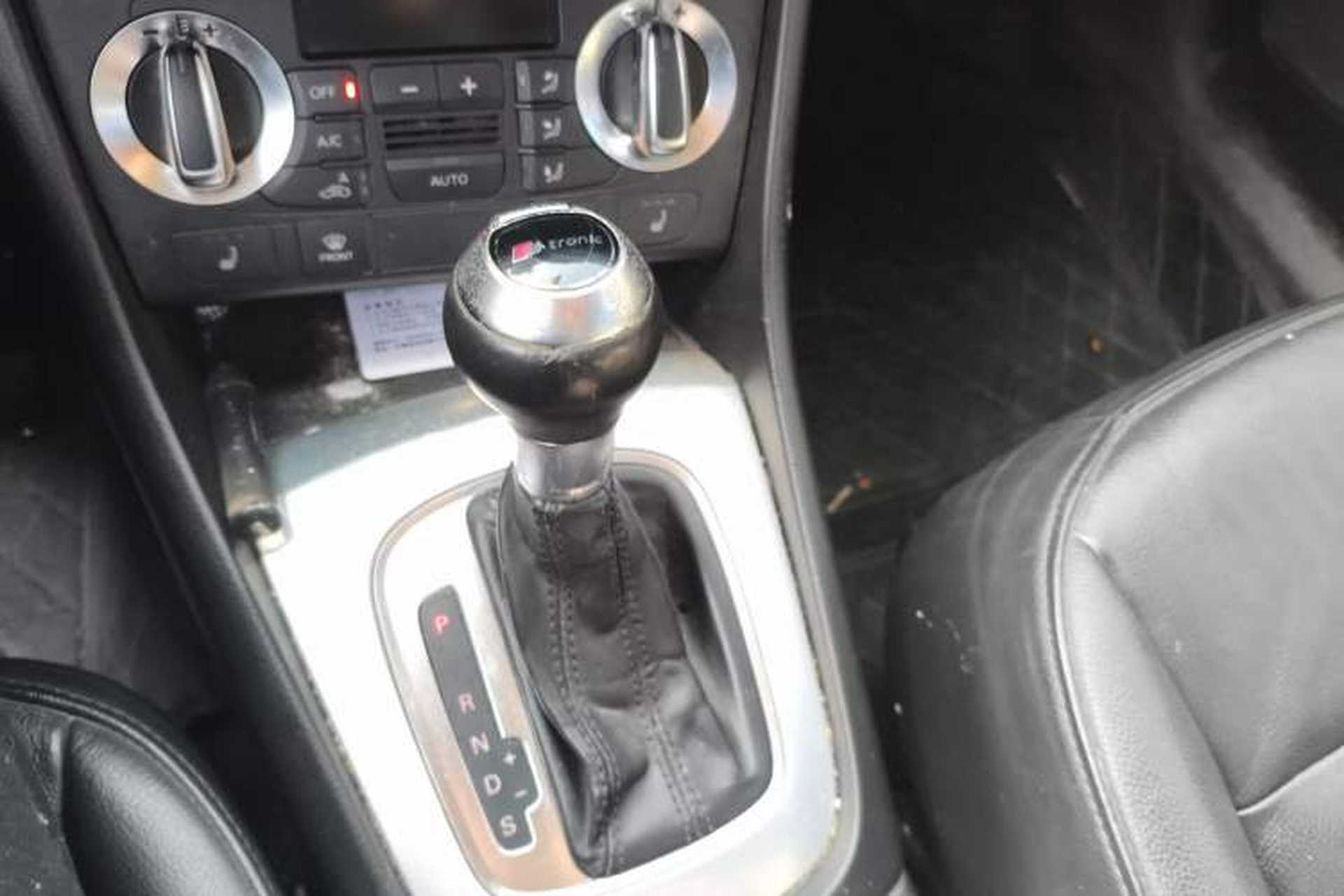 Used Audi Q3 2013 35 TFSI Comfort Model Gear Lever