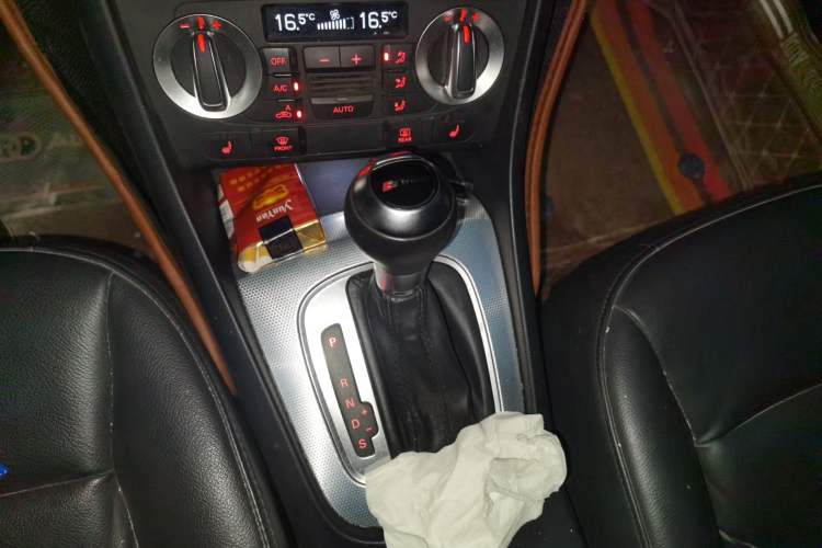 Used Audi Q3 2013 35 TFSI quattro Technology Edition Gear Lever