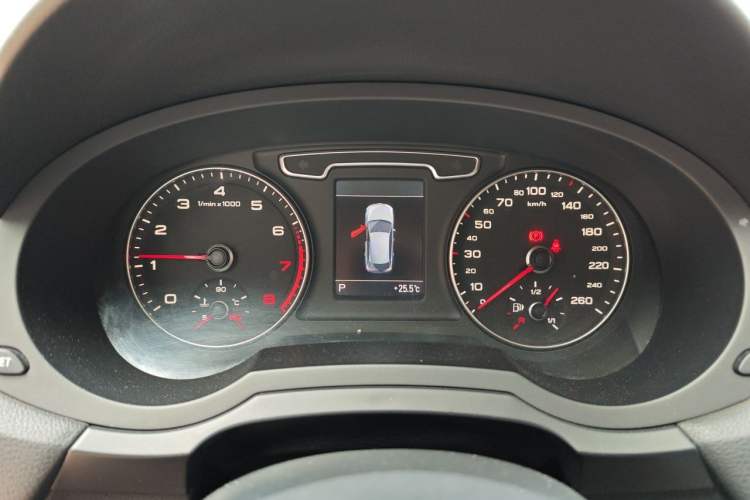 Used Audi Q3 2013 35 TFSI quattro Technology Edition Instrument Cluster