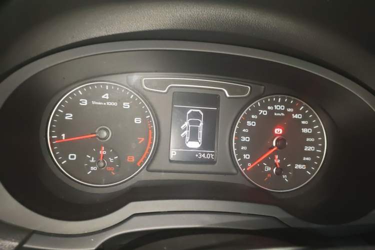Used Audi Q3 2013 35 TFSI Ambition Edition Instrument Cluster