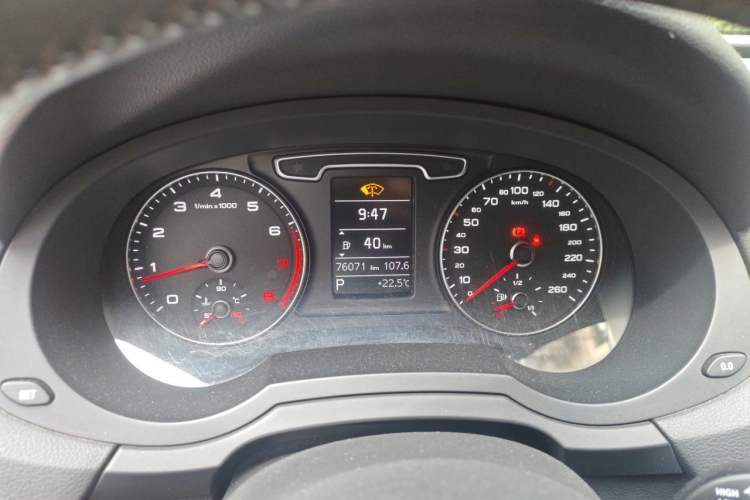 Used Audi Q3 2013 35 TFSI Comfort Model Instrument Cluster