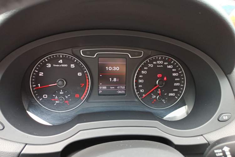 Used Audi Q3 2013 35 TFSI quattro Technology Edition Instrument Cluster