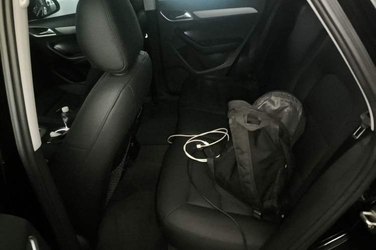 Used Audi Q3 2013 35 TFSI Ambition Edition Interior 4