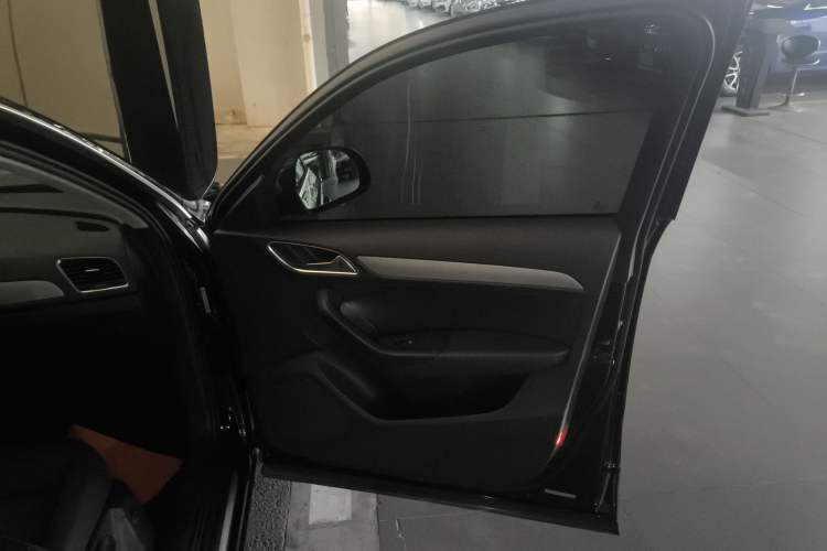 Used Audi Q3 2013 35 TFSI Ambition Edition Interior 5