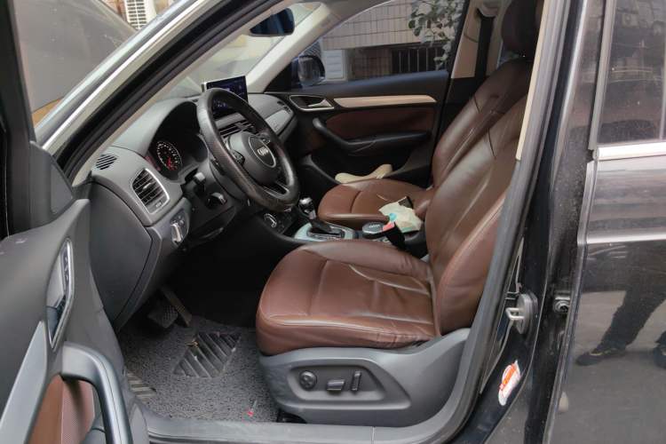 Used Audi Q3 2013 35 TFSI quattro Technology Edition Left Front Seat