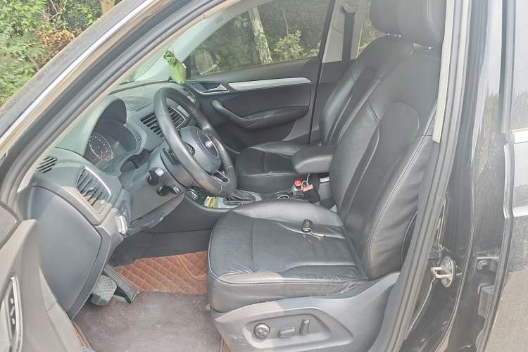 Used Audi Q3 2013 35 TFSI quattro Technology Edition Left Front Seat