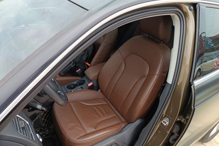 Used Audi Q3 2013 35 TFSI quattro Technology Edition Left Front Seat