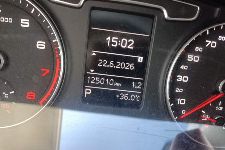 Used Audi Q3 2013 35 TFSI Ambition Edition Odometer Close Up