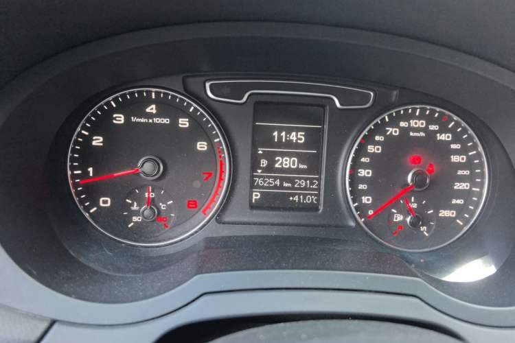 Used Audi Q3 2013 35 TFSI Comfort Model Odometer Close Up