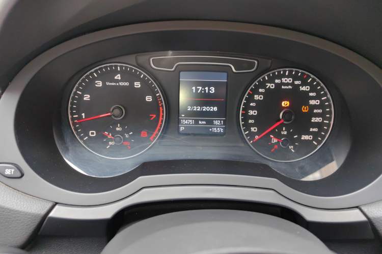 Used Audi Q3 2013 35 TFSI quattro Technology Edition Odometer Close Up