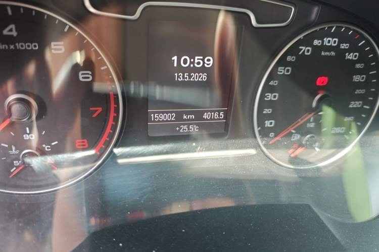 Used Audi Q3 2013 35 TFSI quattro Technology Edition Odometer Close Up