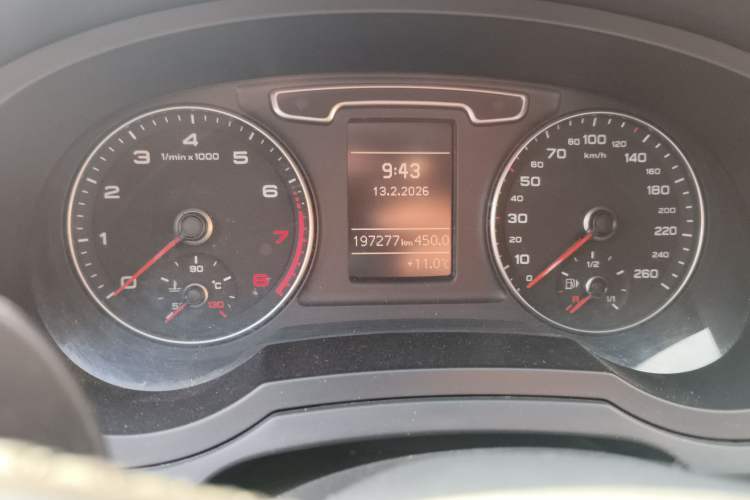 Used Audi Q3 2013 35 TFSI Comfort Model Odometer Close Up