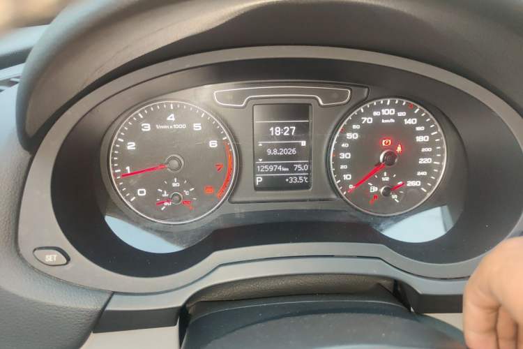 Used Audi Q3 2013 35 TFSI Ambition Edition Odometer Close Up
