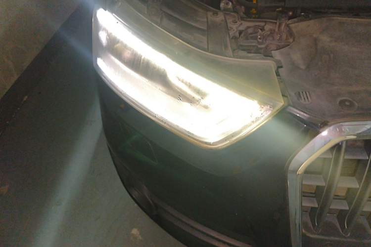 Used Audi Q3 2013 35 TFSI Comfort Model Right Front Headlight