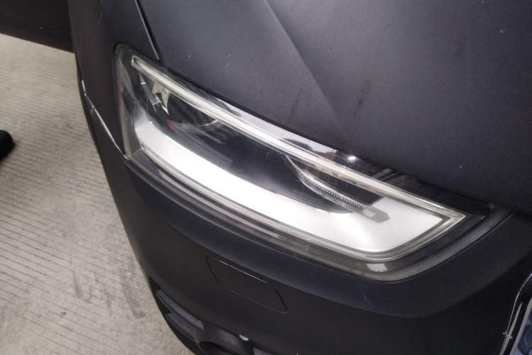 Used Audi Q3 2013 40 TFSI quattro Luxury Model Right Front Headlight