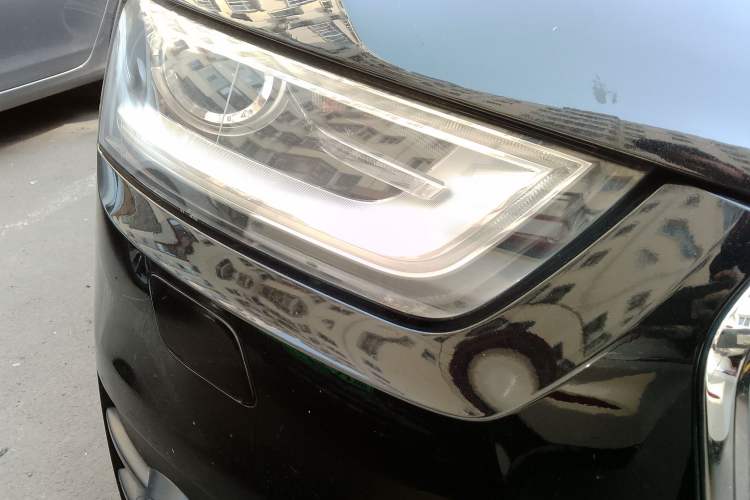 Used Audi Q3 2013 35 TFSI quattro Technology Edition Right Front Headlight