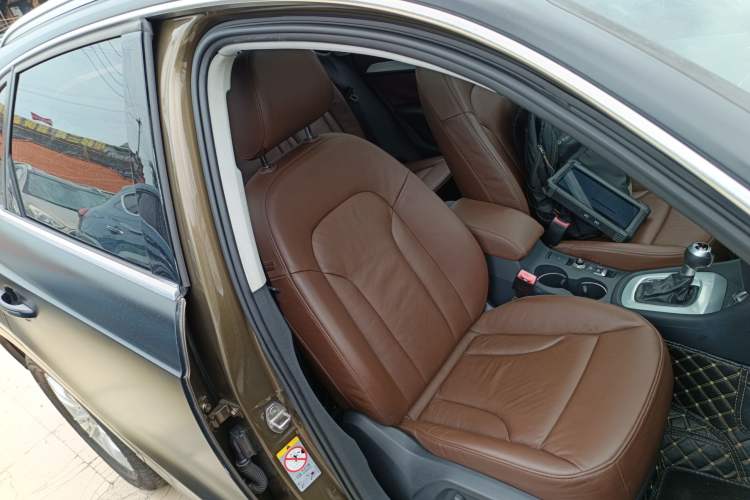 Used Audi Q3 2013 35 TFSI quattro Technology Edition Right Front Seat