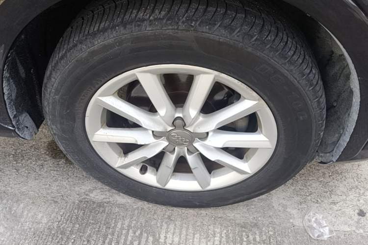 Used Audi Q3 2013 35 TFSI Ambition Edition Right Front Wheel Hub
