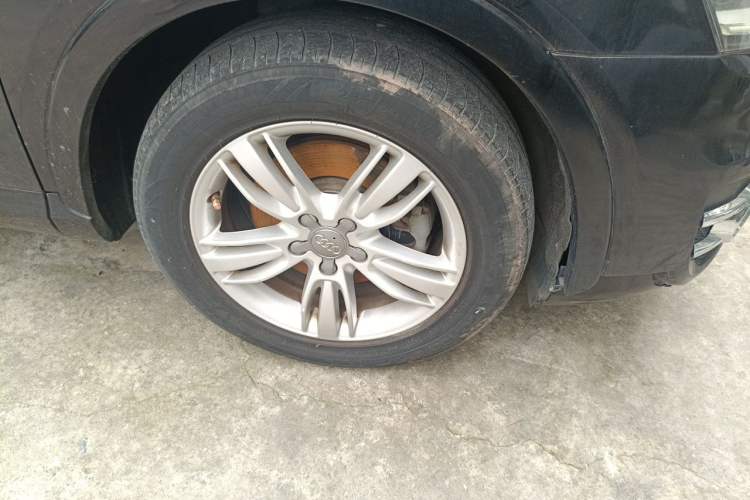Used Audi Q3 2013 35 TFSI Comfort Model Right Front Wheel Hub