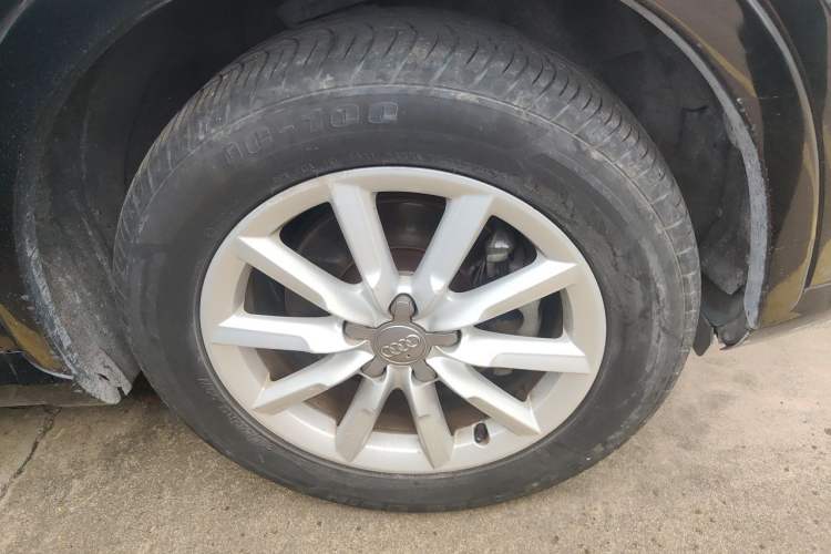 Used Audi Q3 2013 35 TFSI Ambition Edition Right Front Wheel Hub