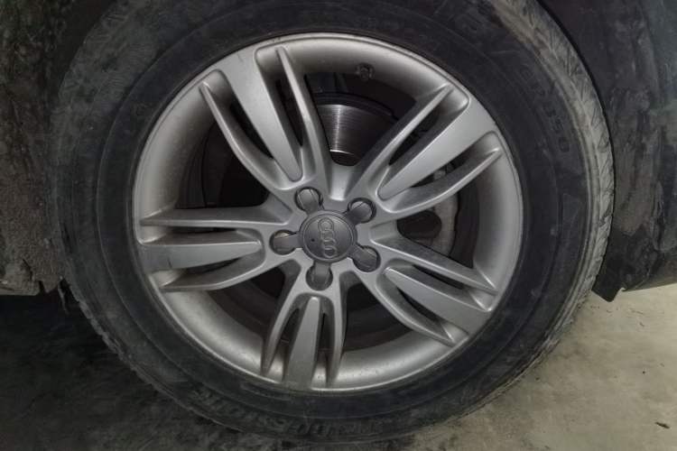 Used Audi Q3 2013 35 TFSI quattro Technology Edition Right Front Wheel Hub