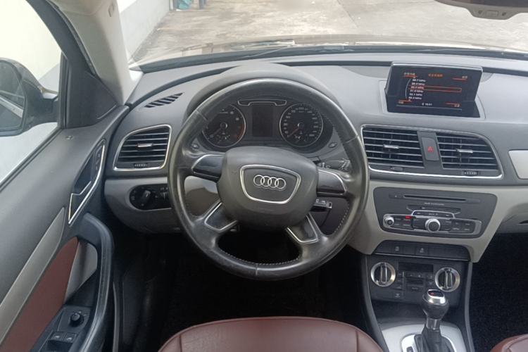 Used Audi Q3 2013 35 TFSI Ambition Edition Steering Wheel